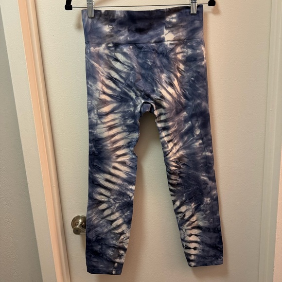 Tory Burch Sport High-Rise Seamless Tie-Dye 7/8 Legging - Picture 5 of 5
